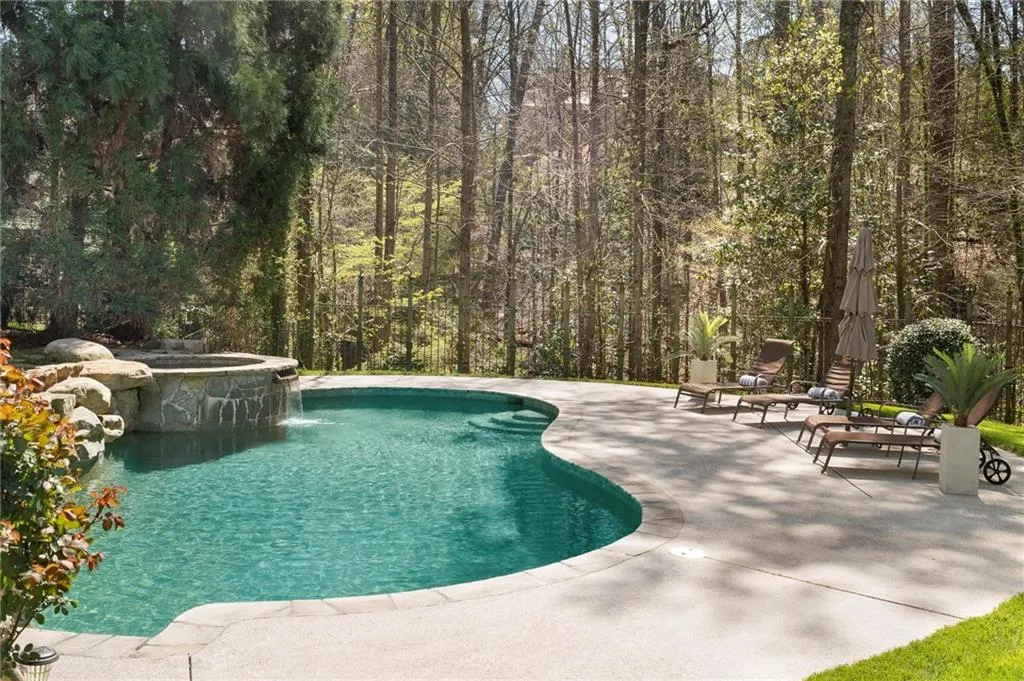 219 Saint Nicholas Circle Nw, Sandy Springs, Georgia 30327, 6 Bedrooms Bedrooms, ,6 BathroomsBathrooms,Residential,Sold,219 Saint Nicholas Circle Nw,7190211