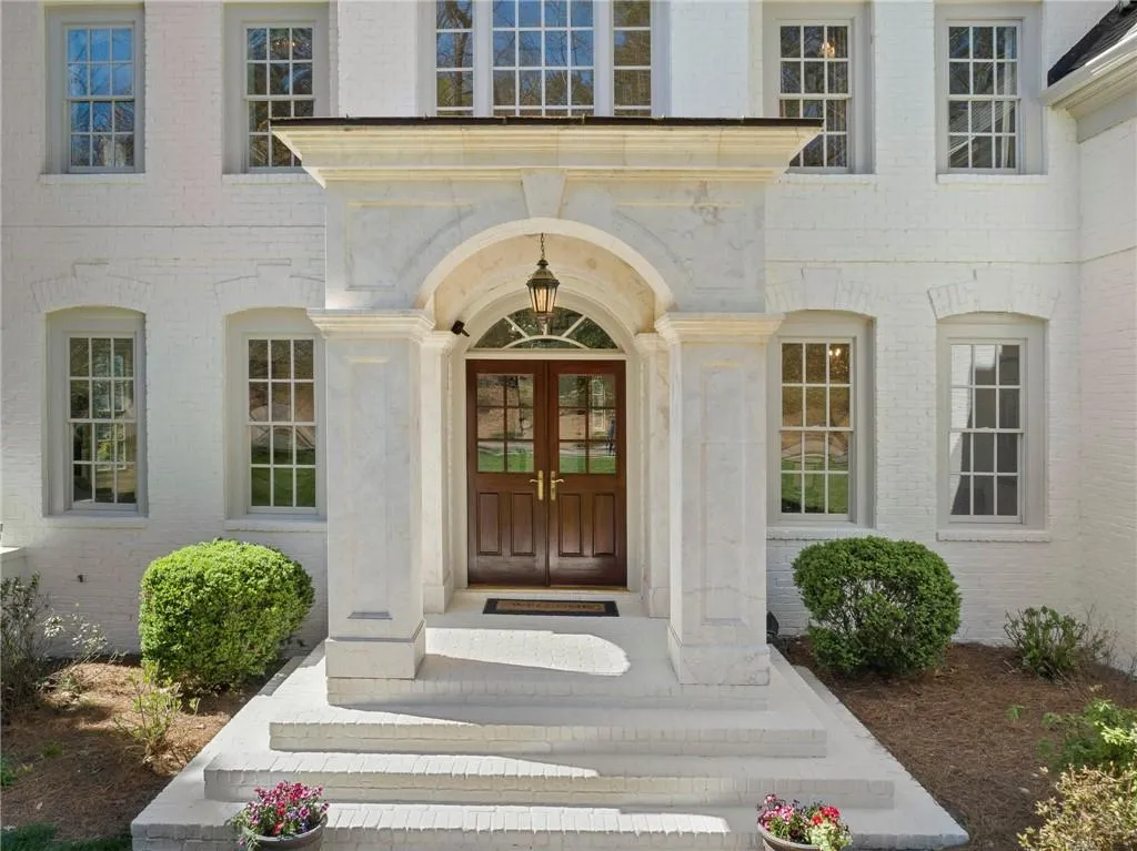 219 Saint Nicholas Circle Nw, Sandy Springs, Georgia 30327, 6 Bedrooms Bedrooms, ,6 BathroomsBathrooms,Residential,Sold,219 Saint Nicholas Circle Nw,7190211