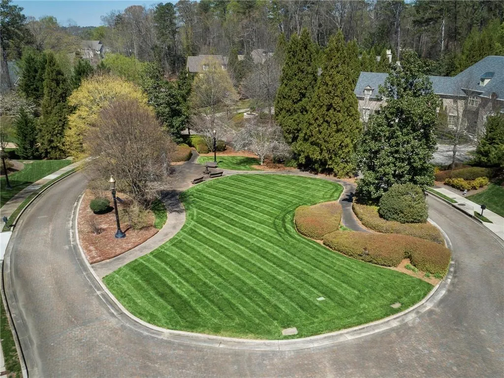 219 Saint Nicholas Circle Nw, Sandy Springs, Georgia 30327, 6 Bedrooms Bedrooms, ,6 BathroomsBathrooms,Residential,Sold,219 Saint Nicholas Circle Nw,7190211