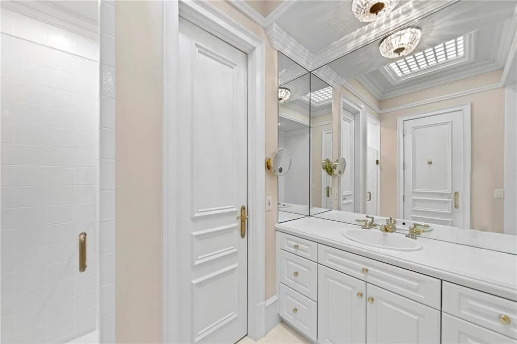 219 Saint Nicholas Circle Nw, Sandy Springs, Georgia 30327, 6 Bedrooms Bedrooms, ,6 BathroomsBathrooms,Residential,Sold,219 Saint Nicholas Circle Nw,7190211