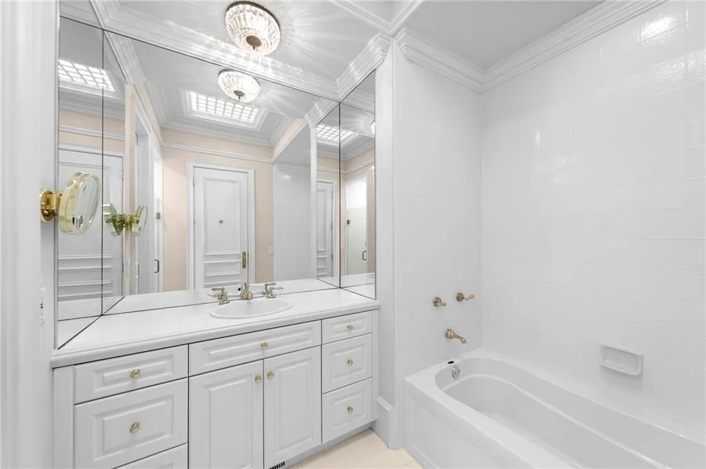 219 Saint Nicholas Circle Nw, Sandy Springs, Georgia 30327, 6 Bedrooms Bedrooms, ,6 BathroomsBathrooms,Residential,Sold,219 Saint Nicholas Circle Nw,7190211
