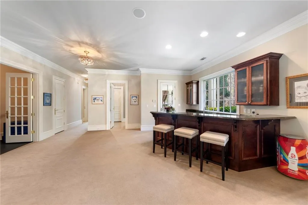 219 Saint Nicholas Circle Nw, Sandy Springs, Georgia 30327, 6 Bedrooms Bedrooms, ,6 BathroomsBathrooms,Residential,Sold,219 Saint Nicholas Circle Nw,7190211
