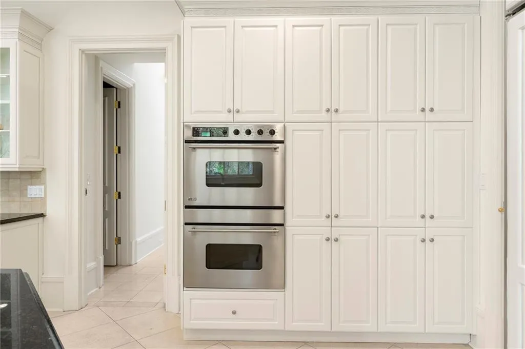 219 Saint Nicholas Circle Nw, Sandy Springs, Georgia 30327, 6 Bedrooms Bedrooms, ,6 BathroomsBathrooms,Residential,Sold,219 Saint Nicholas Circle Nw,7190211