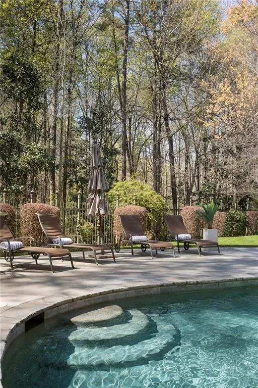 219 Saint Nicholas Circle Nw, Sandy Springs, Georgia 30327, 6 Bedrooms Bedrooms, ,6 BathroomsBathrooms,Residential,Sold,219 Saint Nicholas Circle Nw,7190211