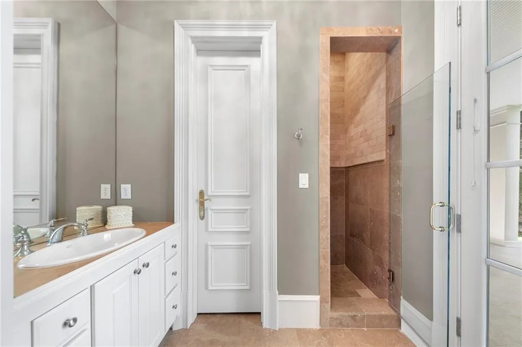 219 Saint Nicholas Circle Nw, Sandy Springs, Georgia 30327, 6 Bedrooms Bedrooms, ,6 BathroomsBathrooms,Residential,Sold,219 Saint Nicholas Circle Nw,7190211