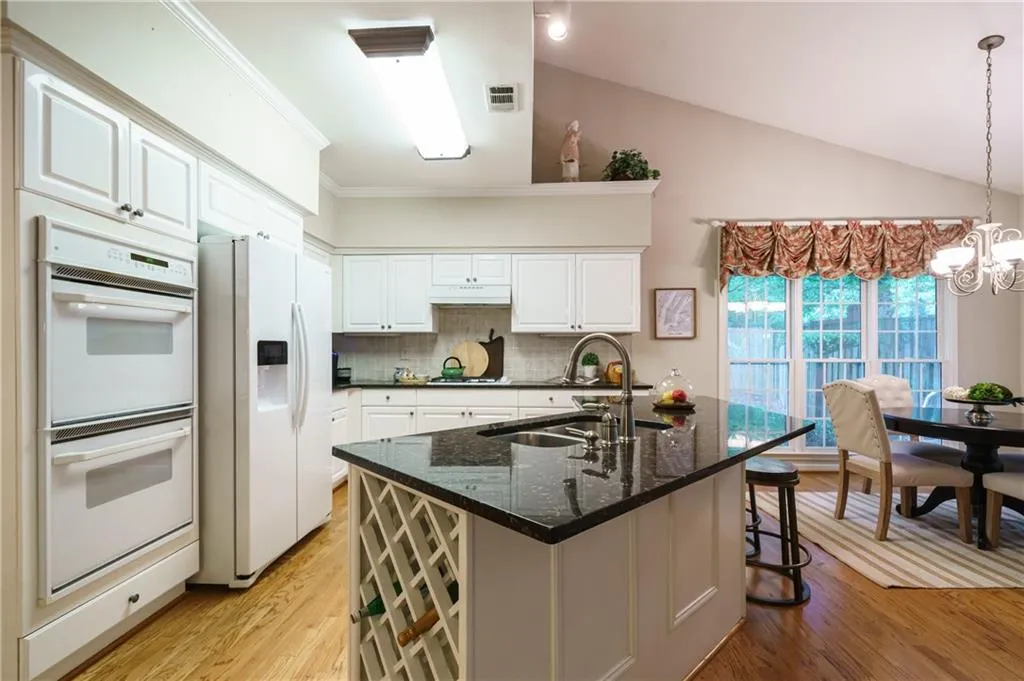 125 Smithdun Lane, Sandy Springs, Georgia 30350, 4 Bedrooms Bedrooms, ,3 BathroomsBathrooms,Residential,Sold,125 Smithdun Lane,6899093