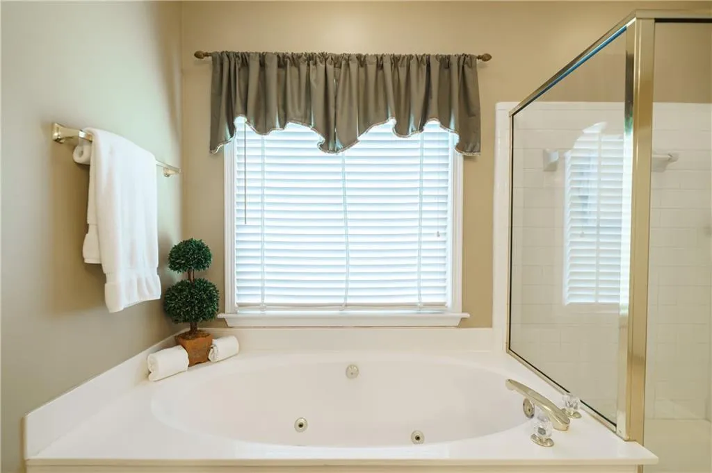 125 Smithdun Lane, Sandy Springs, Georgia 30350, 4 Bedrooms Bedrooms, ,3 BathroomsBathrooms,Residential,Sold,125 Smithdun Lane,6899093