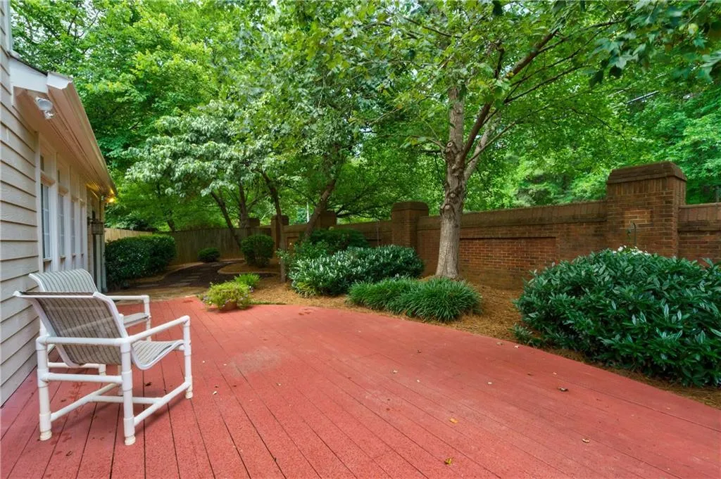 125 Smithdun Lane, Sandy Springs, Georgia 30350, 4 Bedrooms Bedrooms, ,3 BathroomsBathrooms,Residential,Sold,125 Smithdun Lane,6899093