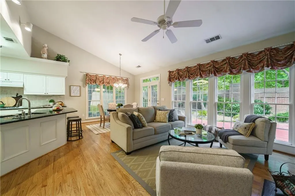 125 Smithdun Lane, Sandy Springs, Georgia 30350, 4 Bedrooms Bedrooms, ,3 BathroomsBathrooms,Residential,Sold,125 Smithdun Lane,6899093