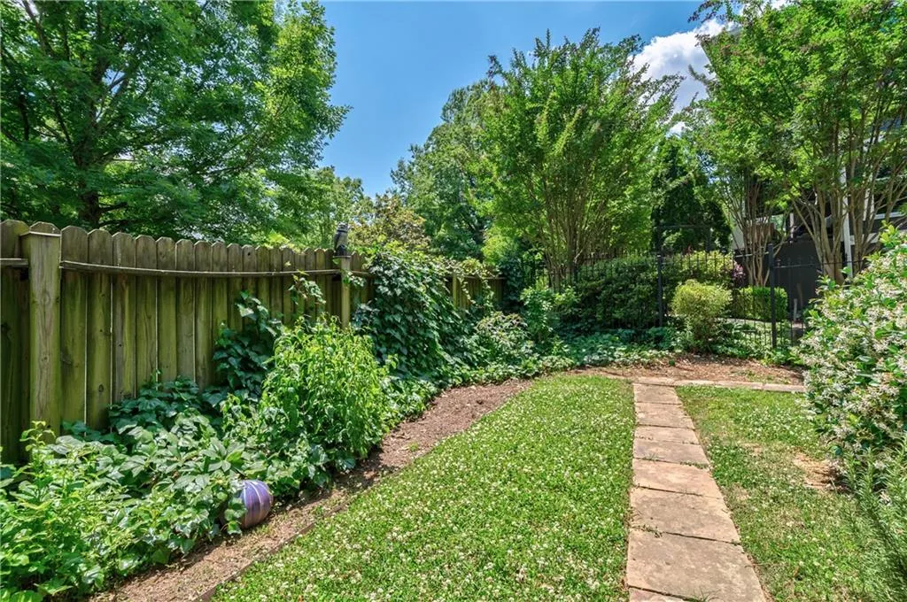 125 Smithdun Lane, Sandy Springs, Georgia 30350, 4 Bedrooms Bedrooms, ,3 BathroomsBathrooms,Residential,Sold,125 Smithdun Lane,6899093
