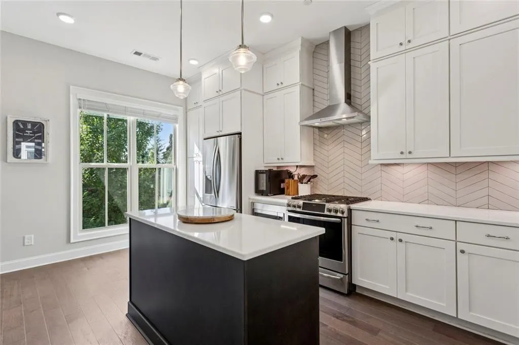 4219 Deming Circle, Sandy Springs, Georgia 30342, 2 Bedrooms Bedrooms, ,2 BathroomsBathrooms,Residential,For Sale,4219 Deming Circle,7744954