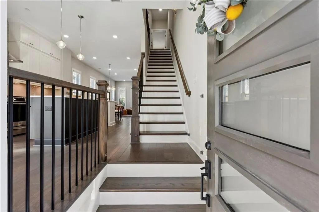 4219 Deming Circle, Sandy Springs, Georgia 30342, 2 Bedrooms Bedrooms, ,2 BathroomsBathrooms,Residential,For Sale,4219 Deming Circle,7744954