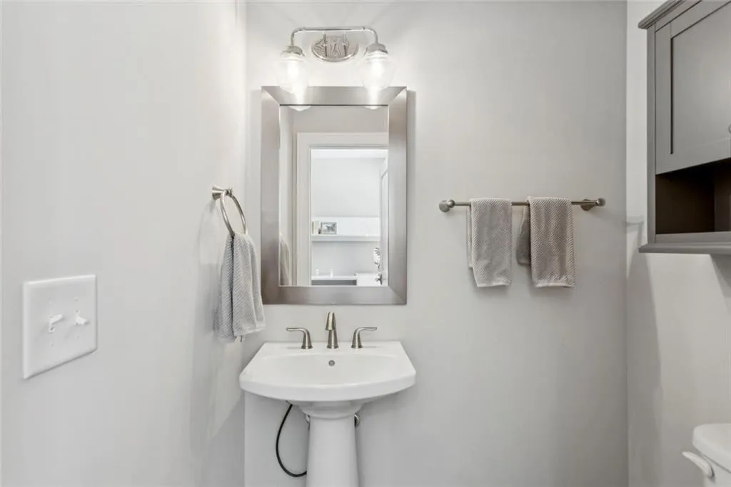 4219 Deming Circle, Sandy Springs, Georgia 30342, 2 Bedrooms Bedrooms, ,2 BathroomsBathrooms,Residential,For Sale,4219 Deming Circle,7744954