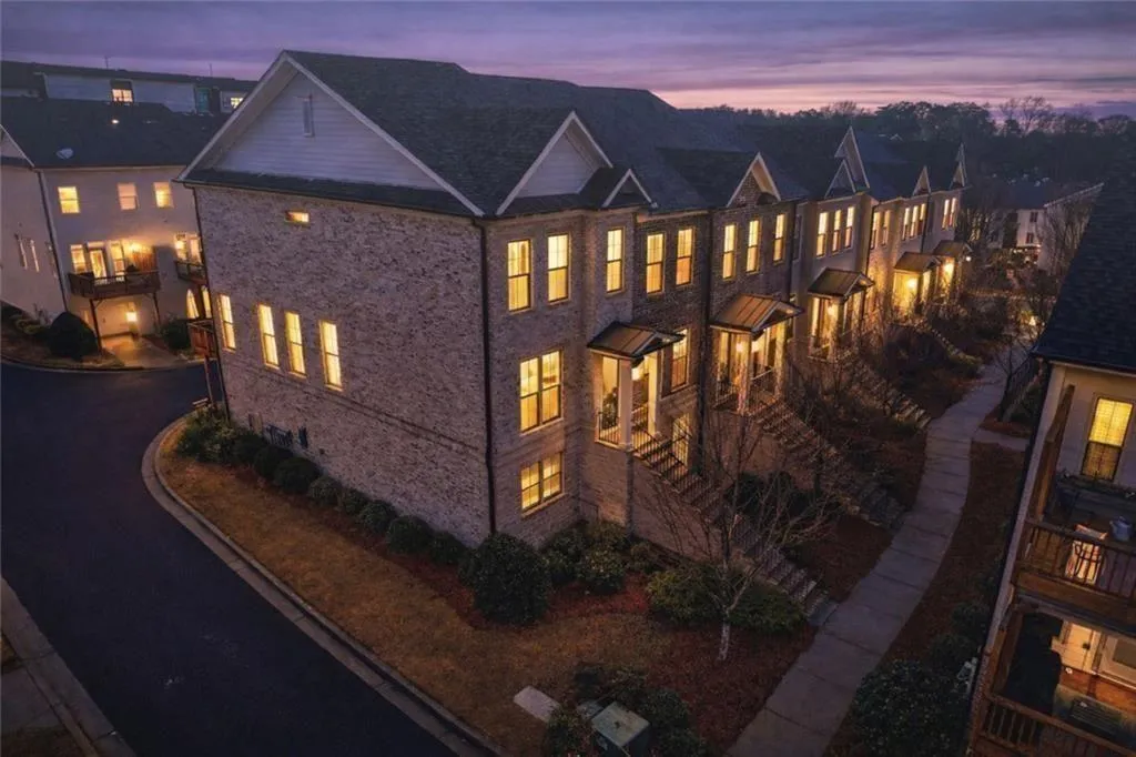 4219 Deming Circle, Sandy Springs, Georgia 30342, 2 Bedrooms Bedrooms, ,2 BathroomsBathrooms,Residential,For Sale,4219 Deming Circle,7744954