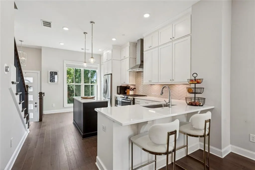 4219 Deming Circle, Sandy Springs, Georgia 30342, 2 Bedrooms Bedrooms, ,2 BathroomsBathrooms,Residential,For Sale,4219 Deming Circle,7744954