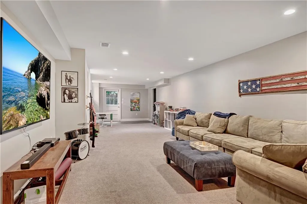 530 Coldstream Court, Atlanta, Georgia 30328, 5 Bedrooms Bedrooms, ,4 BathroomsBathrooms,Residential,Sold,530 Coldstream Court,6565363
