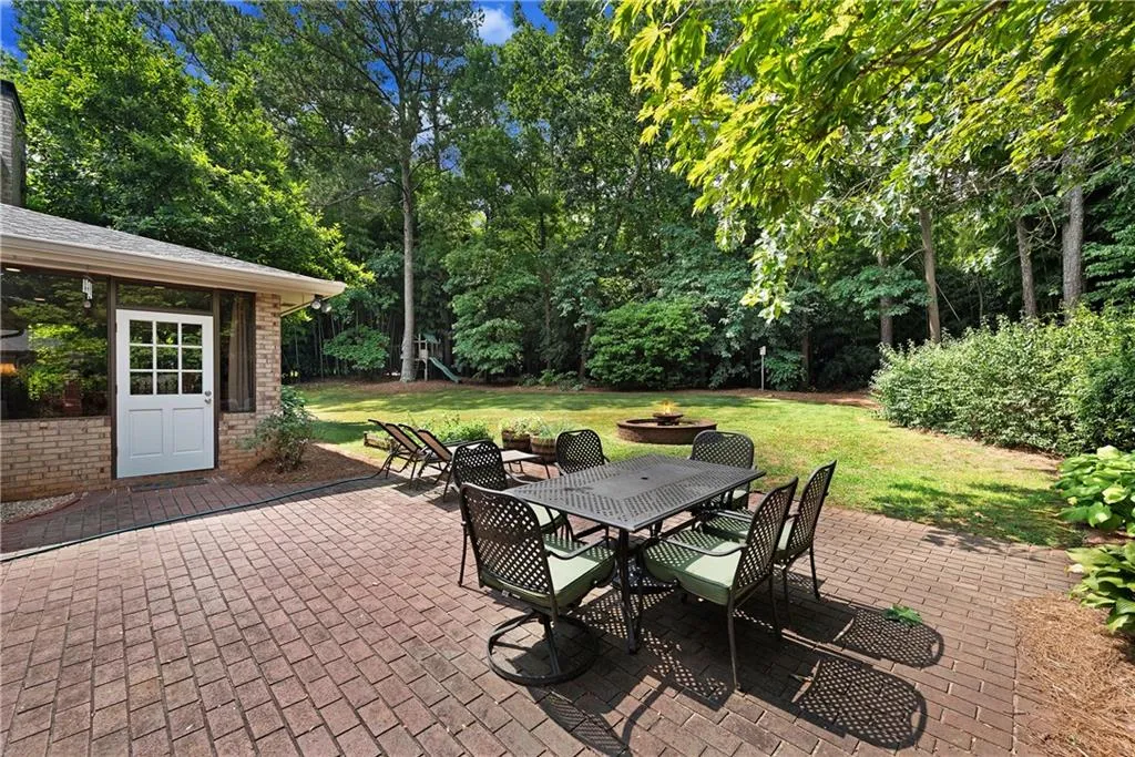 530 Coldstream Court, Atlanta, Georgia 30328, 5 Bedrooms Bedrooms, ,4 BathroomsBathrooms,Residential,Sold,530 Coldstream Court,6565363