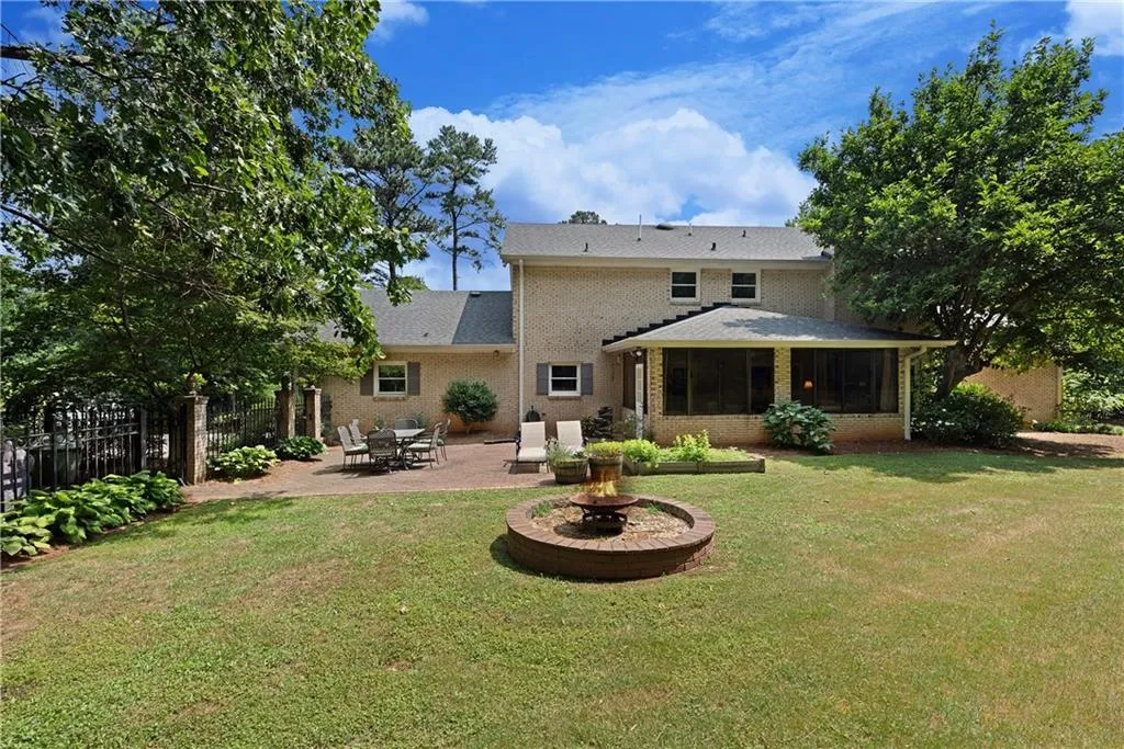 530 Coldstream Court, Atlanta, Georgia 30328, 5 Bedrooms Bedrooms, ,4 BathroomsBathrooms,Residential,Sold,530 Coldstream Court,6565363