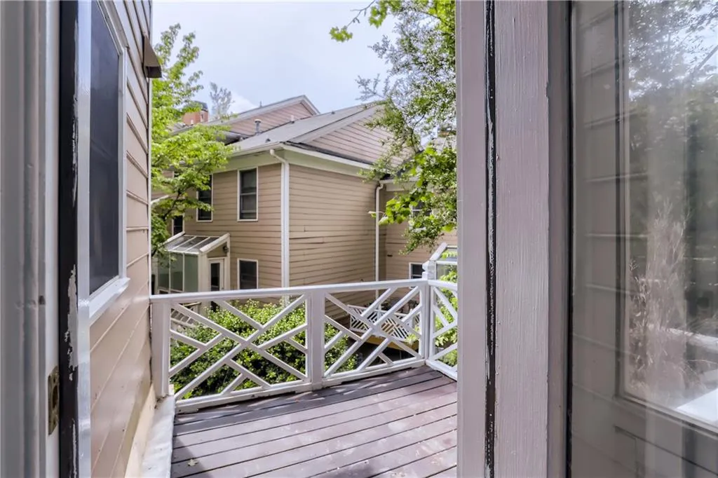 7500 Roswell Road Unit 106, Sandy Springs, Georgia 30350, 2 Bedrooms Bedrooms, ,2 BathroomsBathrooms,Residential,Sold,7500 Roswell Road Unit 106,7064203