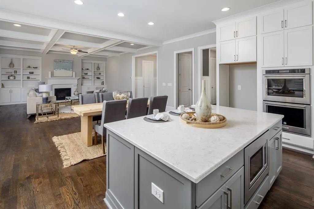 220 Belle Lane, Sandy Springs, Georgia 30328, 5 Bedrooms Bedrooms, ,5 BathroomsBathrooms,Residential,Sold,220 Belle Lane,6106299