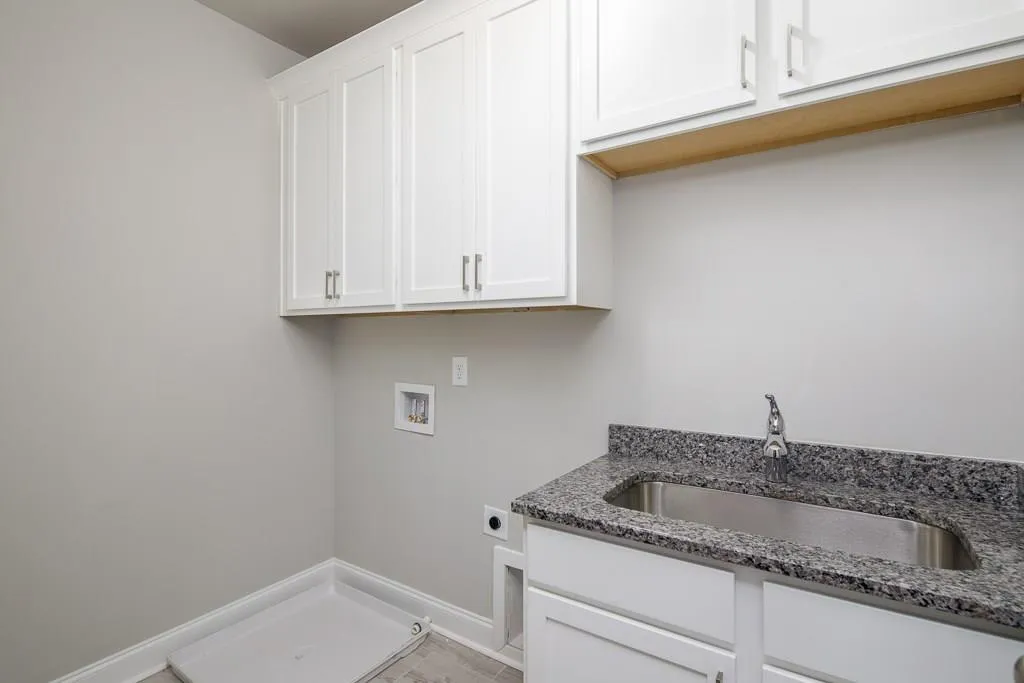 220 Belle Lane, Sandy Springs, Georgia 30328, 5 Bedrooms Bedrooms, ,5 BathroomsBathrooms,Residential,Sold,220 Belle Lane,6106299