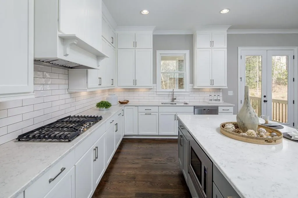 220 Belle Lane, Sandy Springs, Georgia 30328, 5 Bedrooms Bedrooms, ,5 BathroomsBathrooms,Residential,Sold,220 Belle Lane,6106299