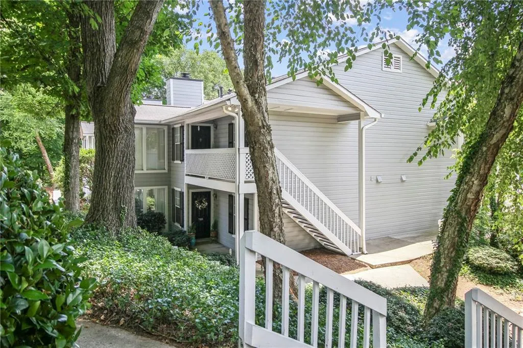 908 Natchez Trace, Sandy Springs, Georgia 30350, 2 Bedrooms Bedrooms, ,2 BathroomsBathrooms,Residential,Sold,908 Natchez Trace,6908193