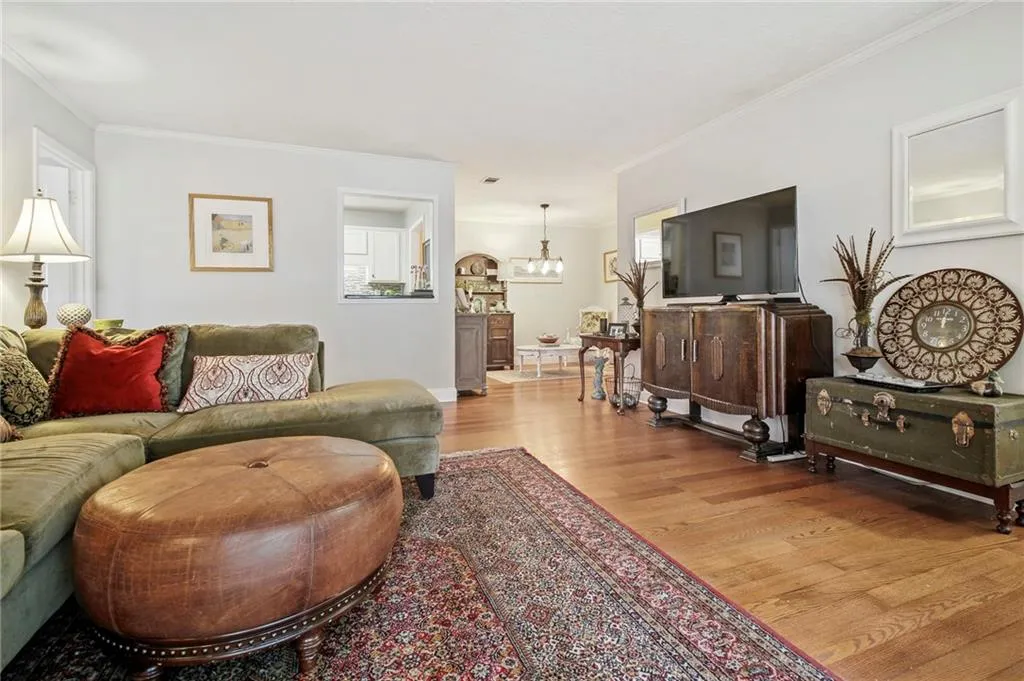 908 Natchez Trace, Sandy Springs, Georgia 30350, 2 Bedrooms Bedrooms, ,2 BathroomsBathrooms,Residential,Sold,908 Natchez Trace,6908193