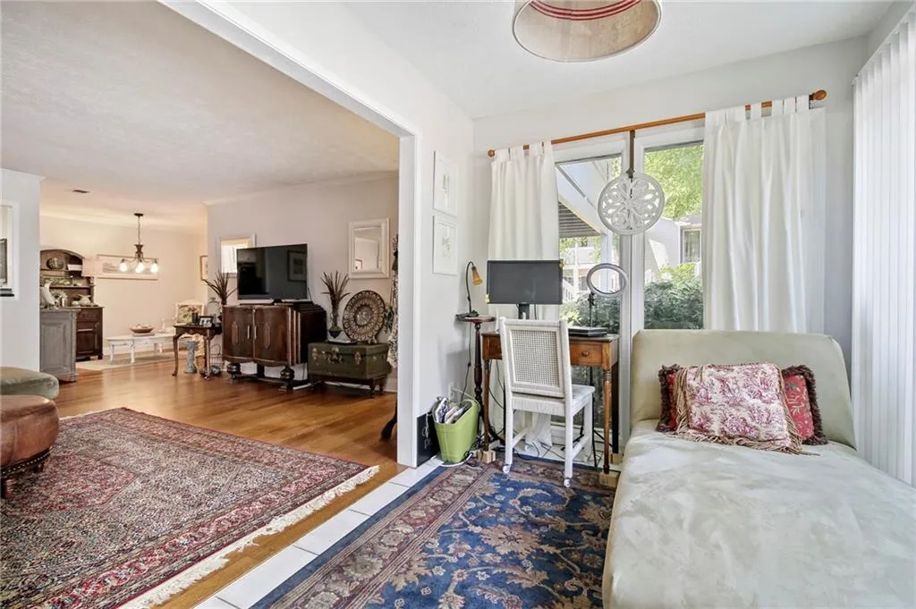 908 Natchez Trace, Sandy Springs, Georgia 30350, 2 Bedrooms Bedrooms, ,2 BathroomsBathrooms,Residential,Sold,908 Natchez Trace,6908193