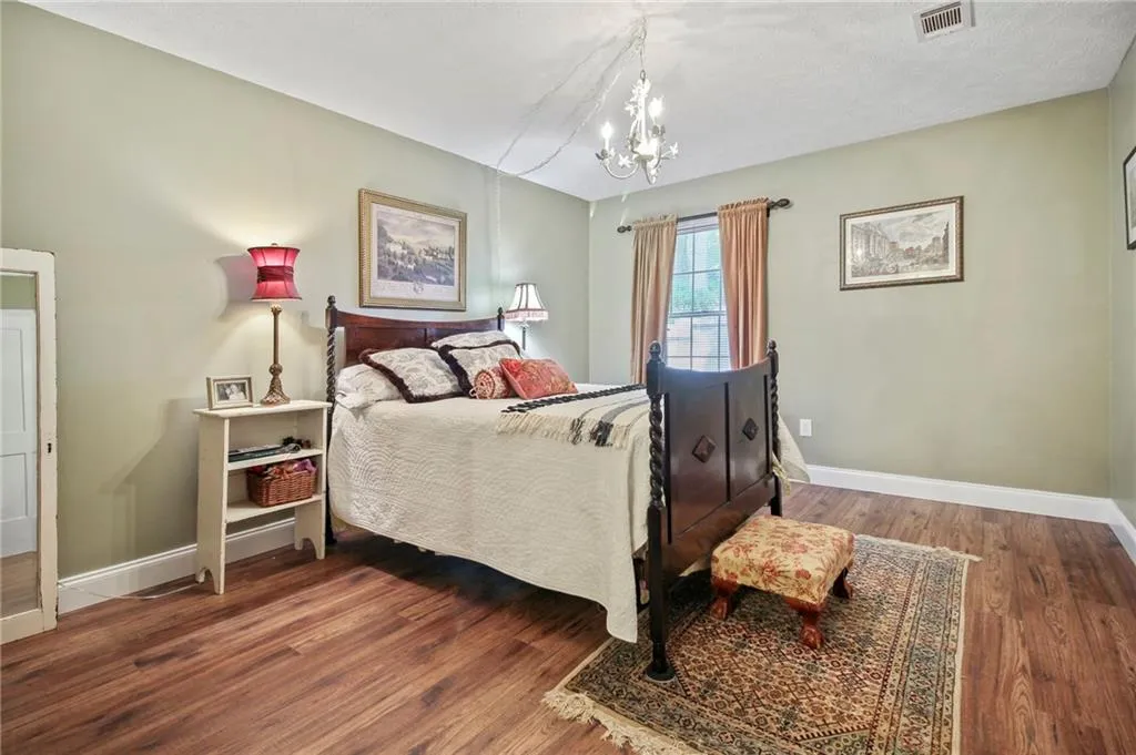 908 Natchez Trace, Sandy Springs, Georgia 30350, 2 Bedrooms Bedrooms, ,2 BathroomsBathrooms,Residential,Sold,908 Natchez Trace,6908193