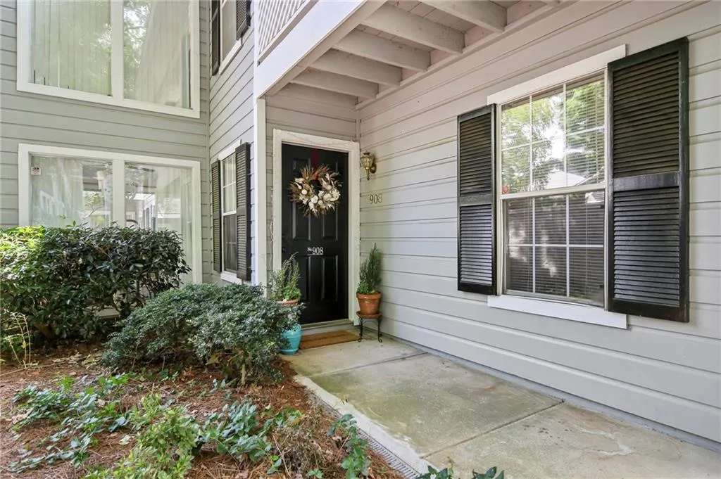 908 Natchez Trace, Sandy Springs, Georgia 30350, 2 Bedrooms Bedrooms, ,2 BathroomsBathrooms,Residential,Sold,908 Natchez Trace,6908193