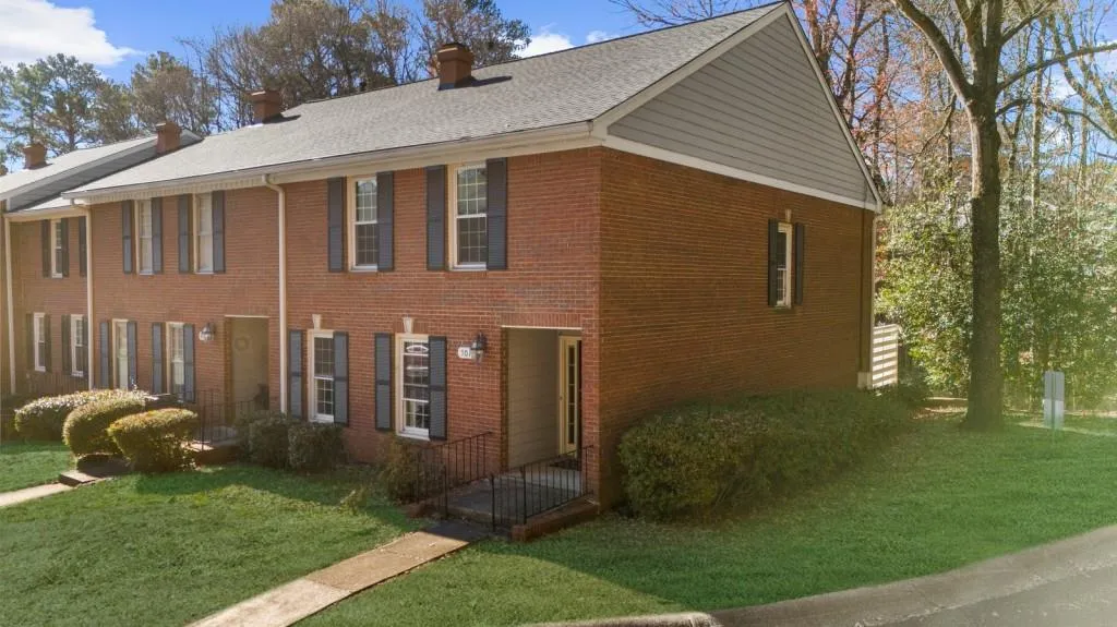501 Dunwoody Chace, Atlanta, Georgia 30328, 4 Bedrooms Bedrooms, ,3 BathroomsBathrooms,Residential,For Sale,501 Dunwoody Chace,7694726
