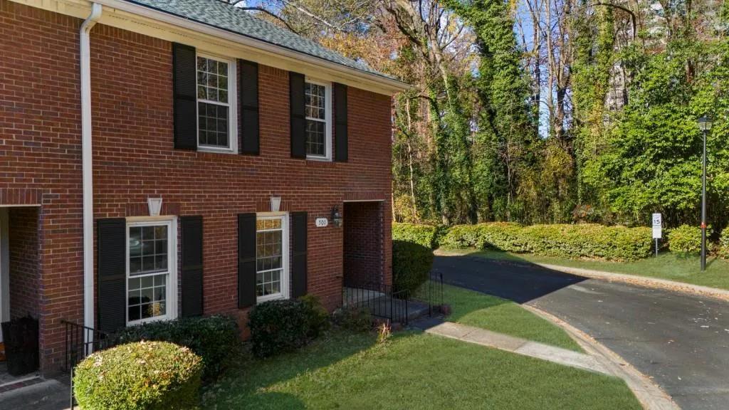 501 Dunwoody Chace, Atlanta, Georgia 30328, 4 Bedrooms Bedrooms, ,3 BathroomsBathrooms,Residential,For Sale,501 Dunwoody Chace,7694726