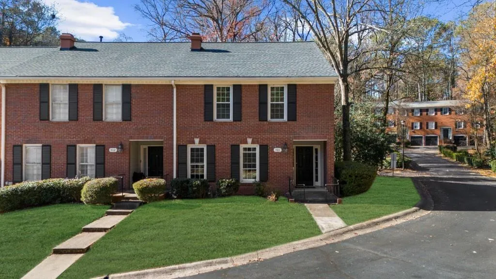 501 Dunwoody Chace, Atlanta, Georgia 30328, 4 Bedrooms Bedrooms, ,3 BathroomsBathrooms,Residential,For Sale,501 Dunwoody Chace,7694726