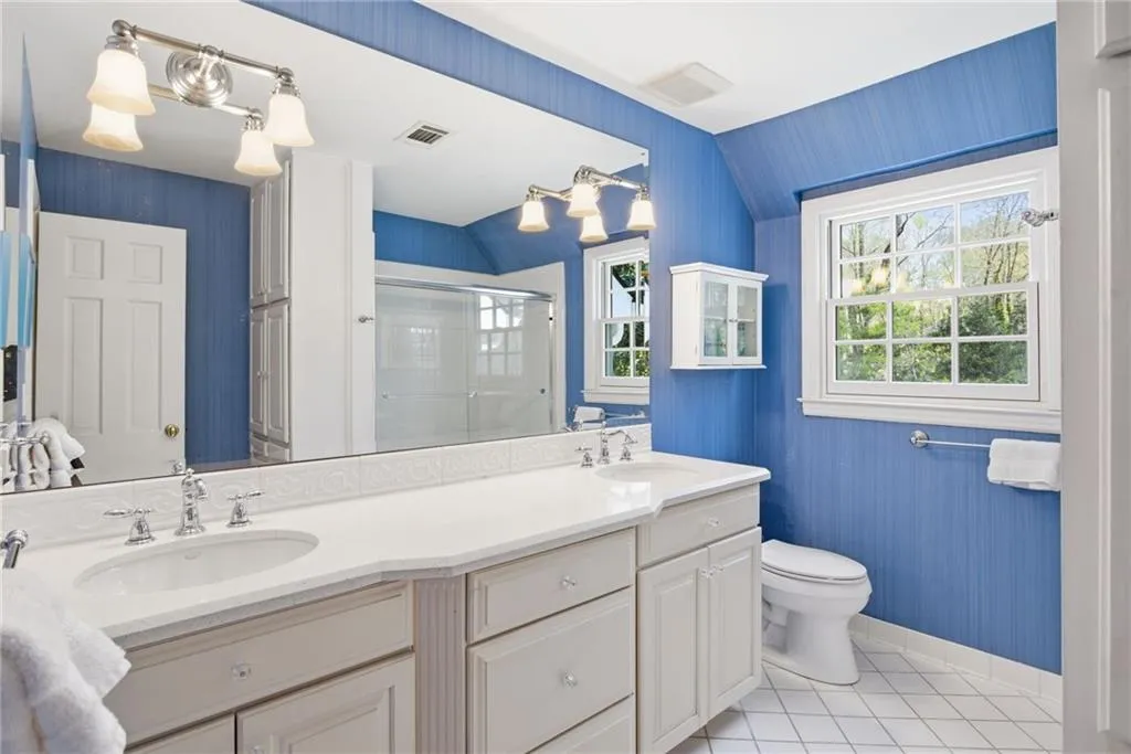 6225 Old Hickory Point, Atlanta, Georgia 30328, 5 Bedrooms Bedrooms, ,4 BathroomsBathrooms,Residential,For Sale,6225 Old Hickory Point,7750763