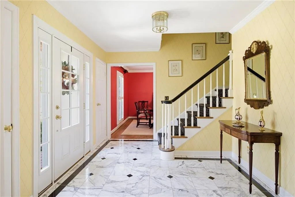 6225 Old Hickory Point, Atlanta, Georgia 30328, 5 Bedrooms Bedrooms, ,4 BathroomsBathrooms,Residential,For Sale,6225 Old Hickory Point,7750763