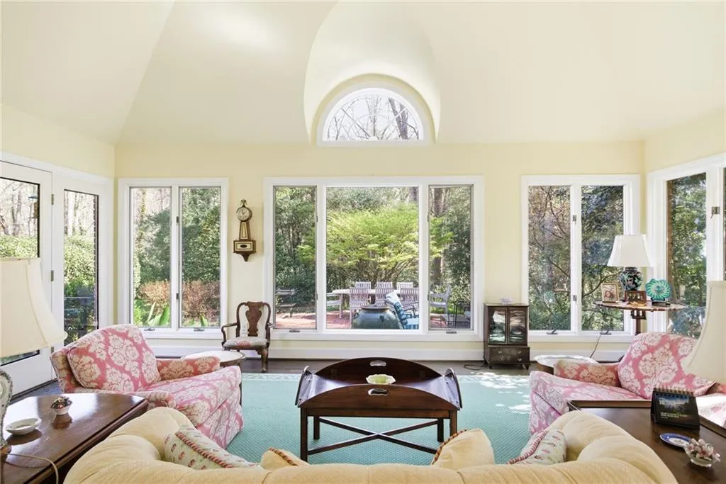 6225 Old Hickory Point, Atlanta, Georgia 30328, 5 Bedrooms Bedrooms, ,4 BathroomsBathrooms,Residential,For Sale,6225 Old Hickory Point,7750763