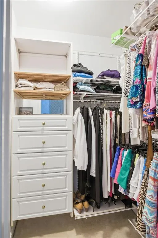 6225 Old Hickory Point, Atlanta, Georgia 30328, 5 Bedrooms Bedrooms, ,4 BathroomsBathrooms,Residential,For Sale,6225 Old Hickory Point,7750763