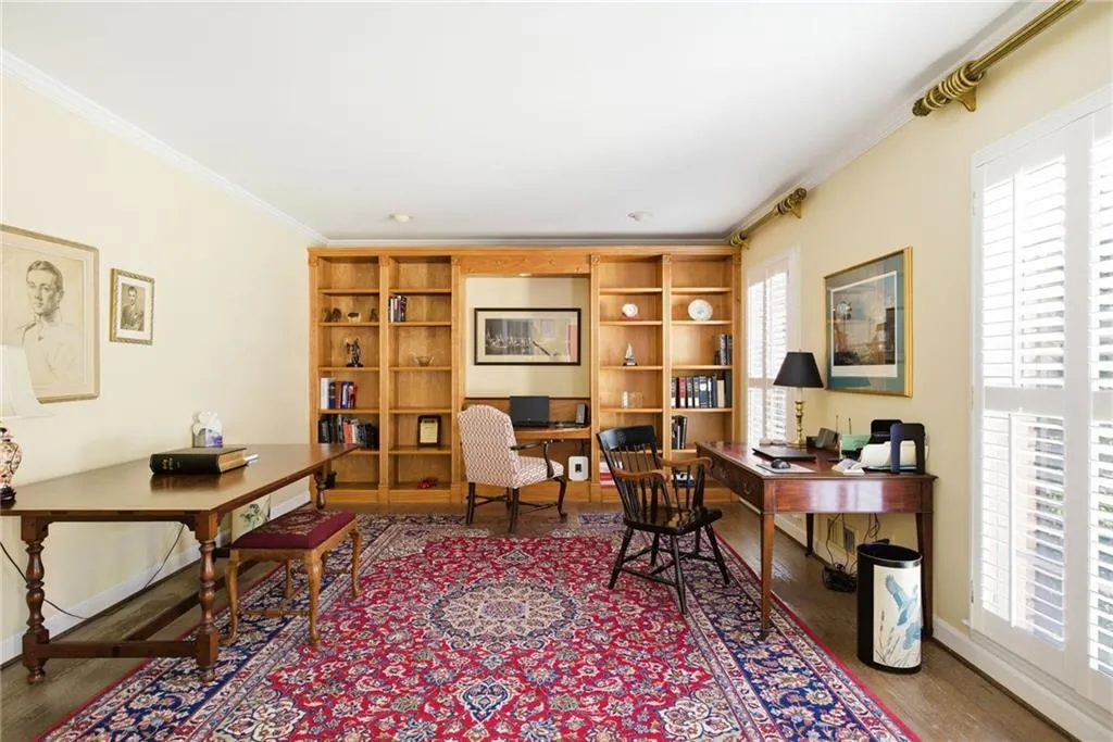 6225 Old Hickory Point, Atlanta, Georgia 30328, 5 Bedrooms Bedrooms, ,4 BathroomsBathrooms,Residential,For Sale,6225 Old Hickory Point,7750763