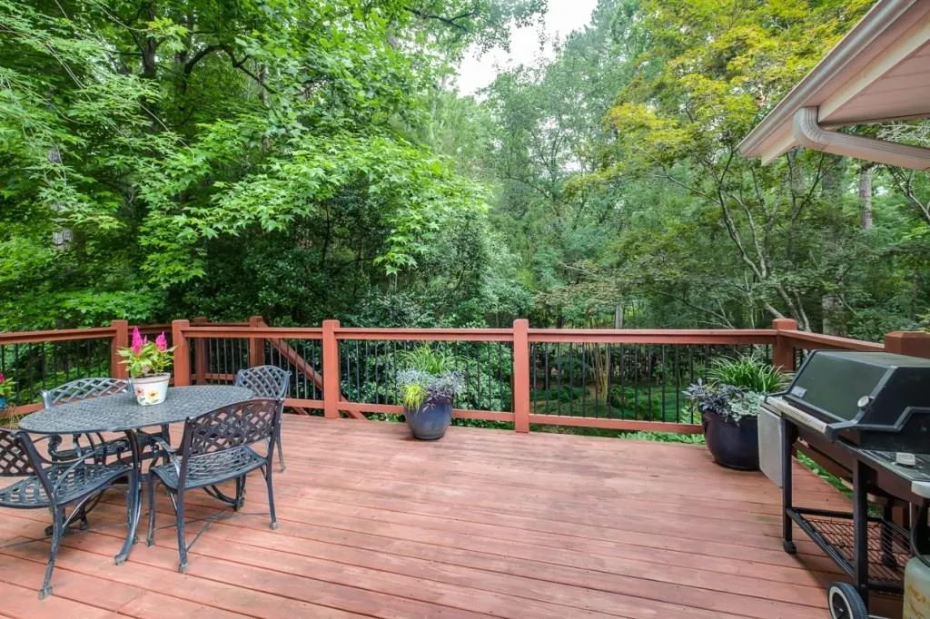 85 Wyndham Drive, Sandy Springs, Georgia 30328, 4 Bedrooms Bedrooms, ,3 BathroomsBathrooms,Residential,Sold,85 Wyndham Drive,6027410