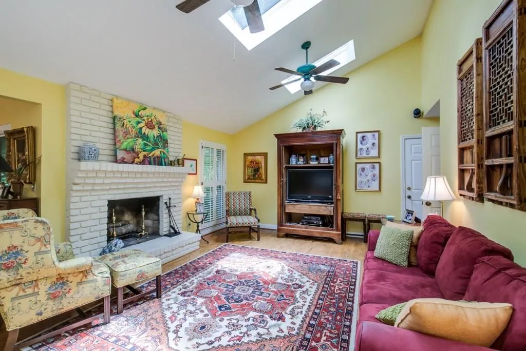 85 Wyndham Drive, Sandy Springs, Georgia 30328, 4 Bedrooms Bedrooms, ,3 BathroomsBathrooms,Residential,Sold,85 Wyndham Drive,6027410