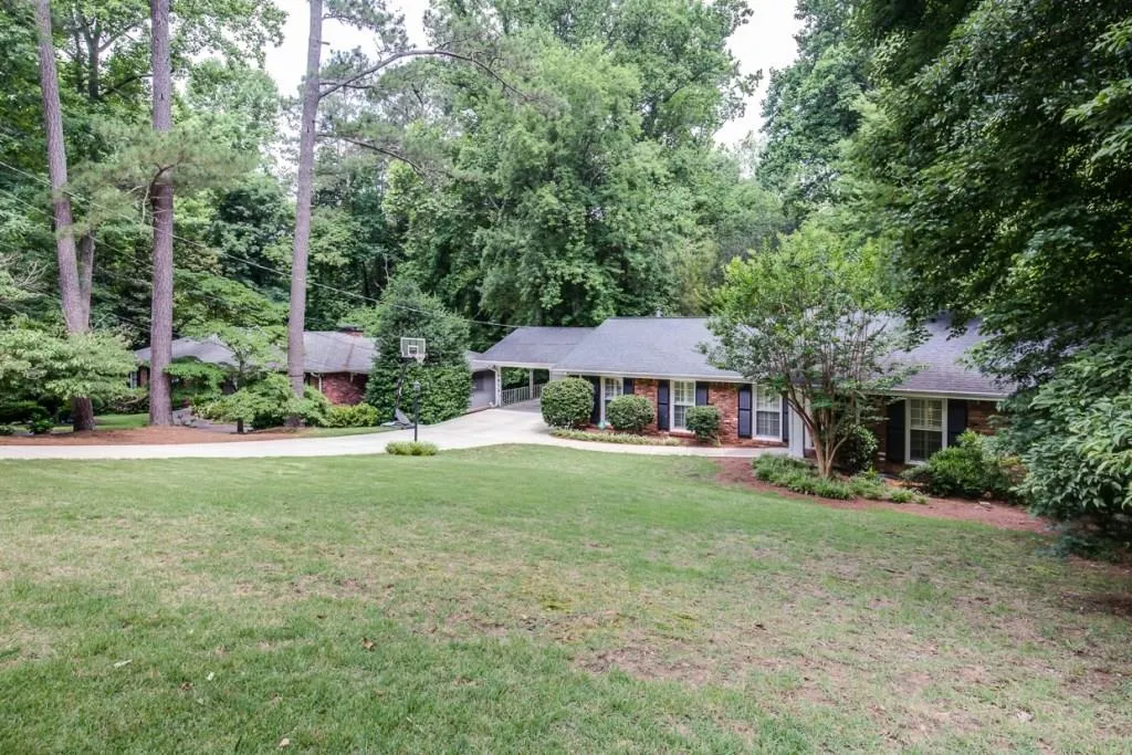 85 Wyndham Drive, Sandy Springs, Georgia 30328, 4 Bedrooms Bedrooms, ,3 BathroomsBathrooms,Residential,Sold,85 Wyndham Drive,6027410