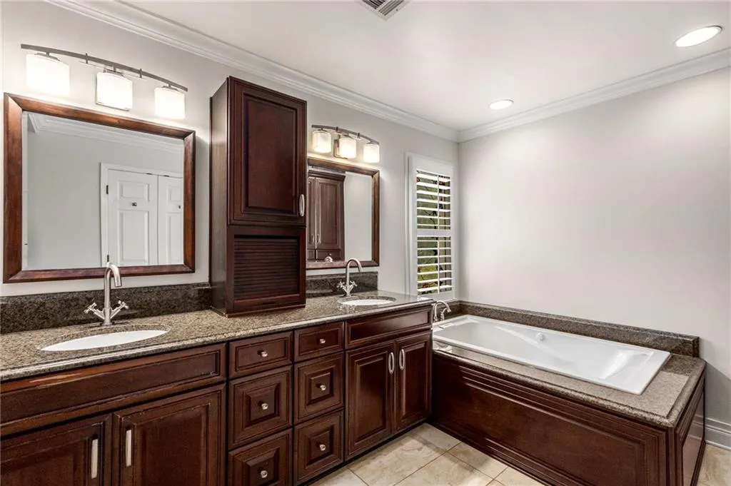 360 Spindle Court, Sandy Springs, Georgia 30350, 4 Bedrooms Bedrooms, ,3 BathroomsBathrooms,Residential,Sold,360 Spindle Court,7425203