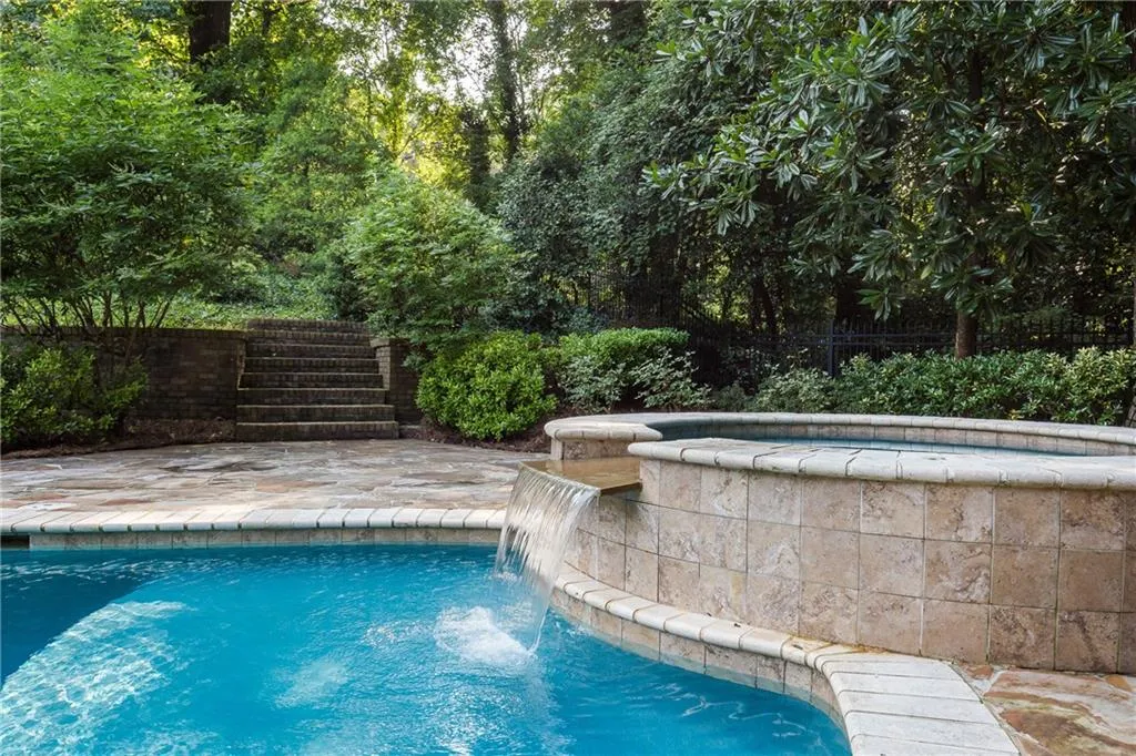 246 Lafayette Way, Atlanta, Georgia 30327, 6 Bedrooms Bedrooms, ,6 BathroomsBathrooms,Residential,Sold,246 Lafayette Way,6582225