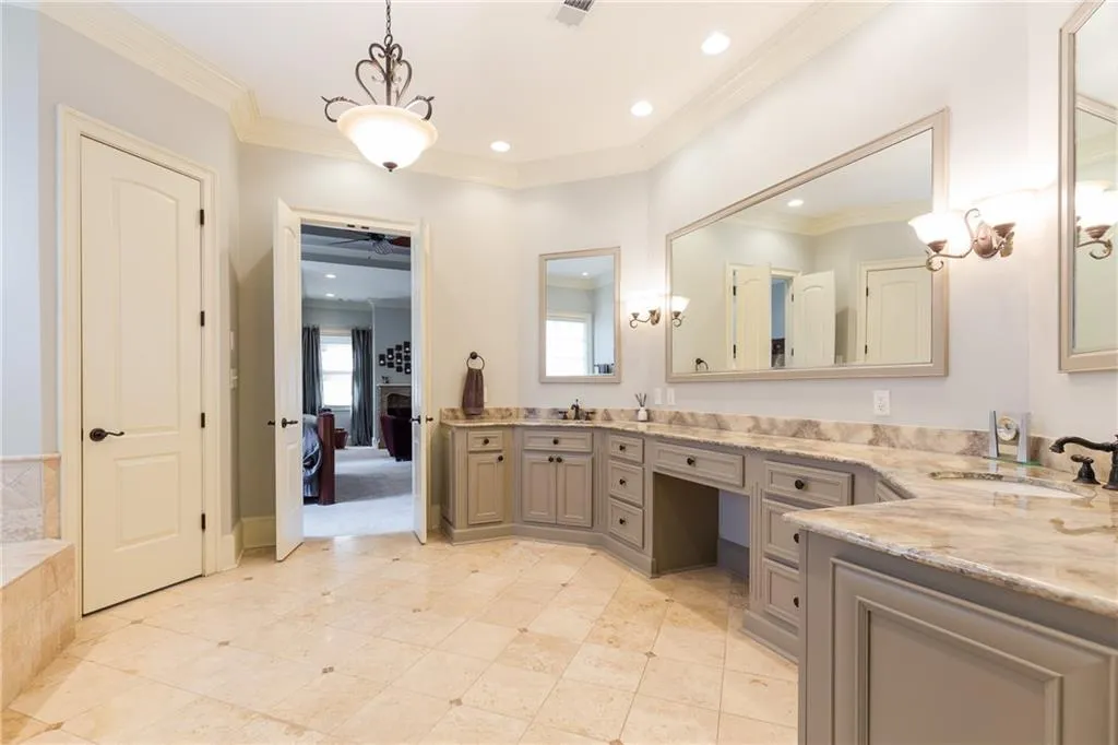 246 Lafayette Way, Atlanta, Georgia 30327, 6 Bedrooms Bedrooms, ,6 BathroomsBathrooms,Residential,Sold,246 Lafayette Way,6582225