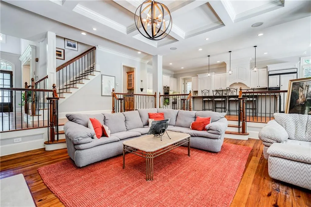 246 Lafayette Way, Atlanta, Georgia 30327, 6 Bedrooms Bedrooms, ,6 BathroomsBathrooms,Residential,Sold,246 Lafayette Way,6582225