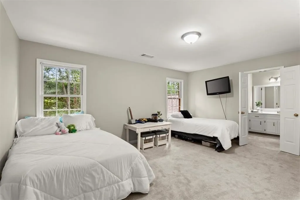 610 Corbin Lake Court, Sandy Springs, Georgia 30350, 2 Bedrooms Bedrooms, ,2 BathroomsBathrooms,Residential,Sold,610 Corbin Lake Court,7269557