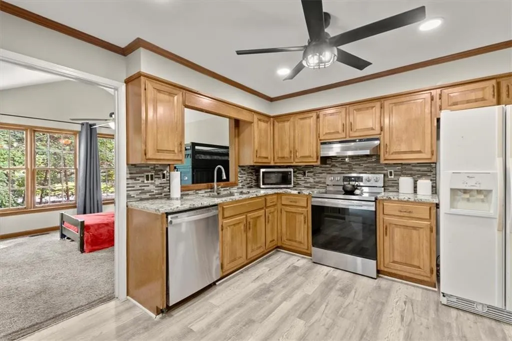 610 Corbin Lake Court, Sandy Springs, Georgia 30350, 2 Bedrooms Bedrooms, ,2 BathroomsBathrooms,Residential,Sold,610 Corbin Lake Court,7269557