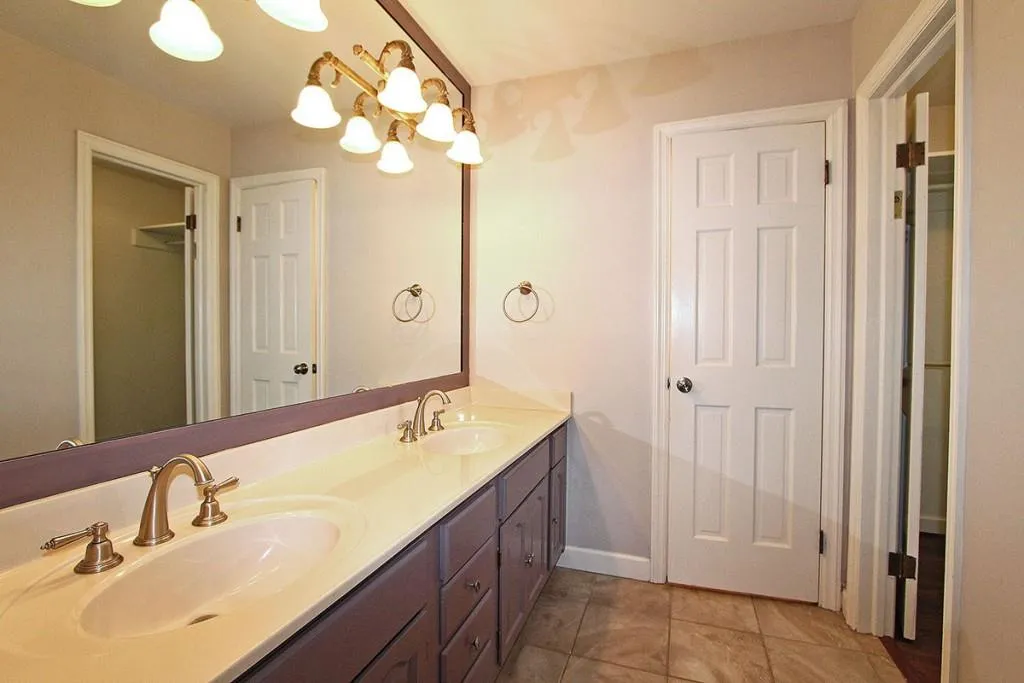 90 River Court Parkway, Atlanta, Georgia 30328, 5 Bedrooms Bedrooms, ,4 BathroomsBathrooms,Residential,Sold,90 River Court Parkway,5582607