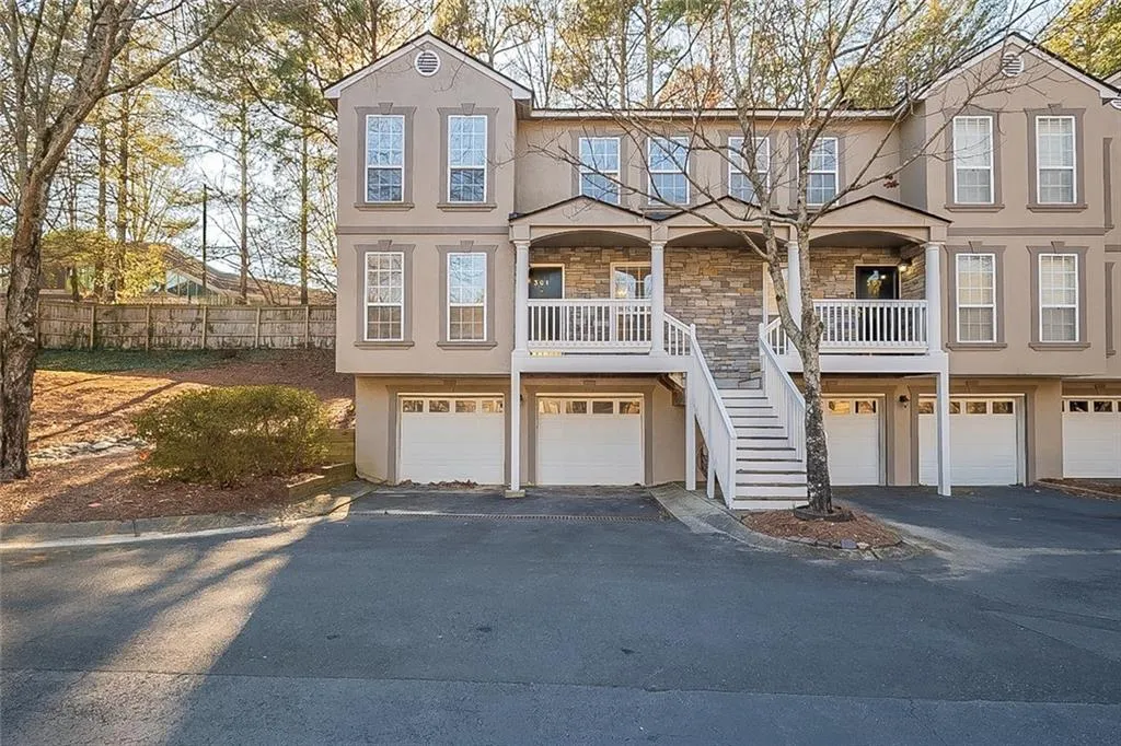 301 Masons Creek Circle, Atlanta, Georgia 30350, 3 Bedrooms Bedrooms, ,2 BathroomsBathrooms,Residential,Sold,301 Masons Creek Circle,6997276